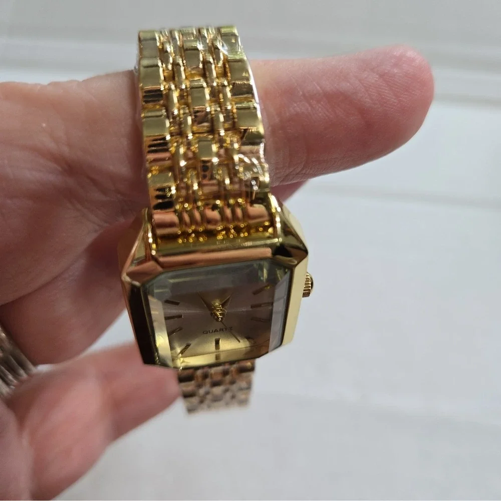 BestKang Goldtone Women's 26mm FashionWatch. Square,Quartz, Fold Over Clasp.